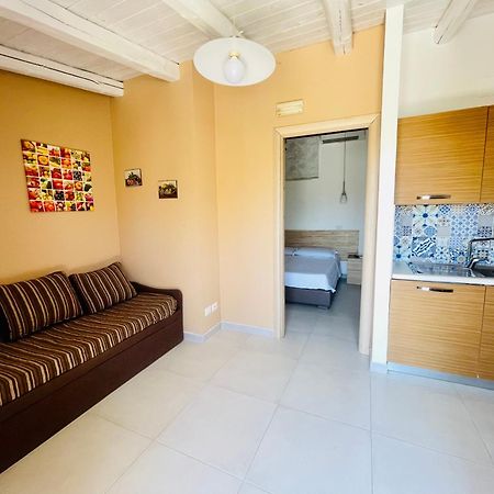 Borgo Camicia In Bed and Breakfast Barcellona Pozzo di Gotto Eksteriør billede