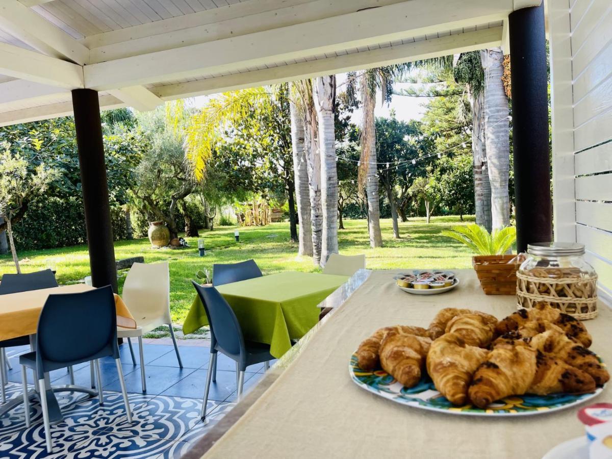 Borgo Camicia In Bed and Breakfast Barcellona Pozzo di Gotto Eksteriør billede