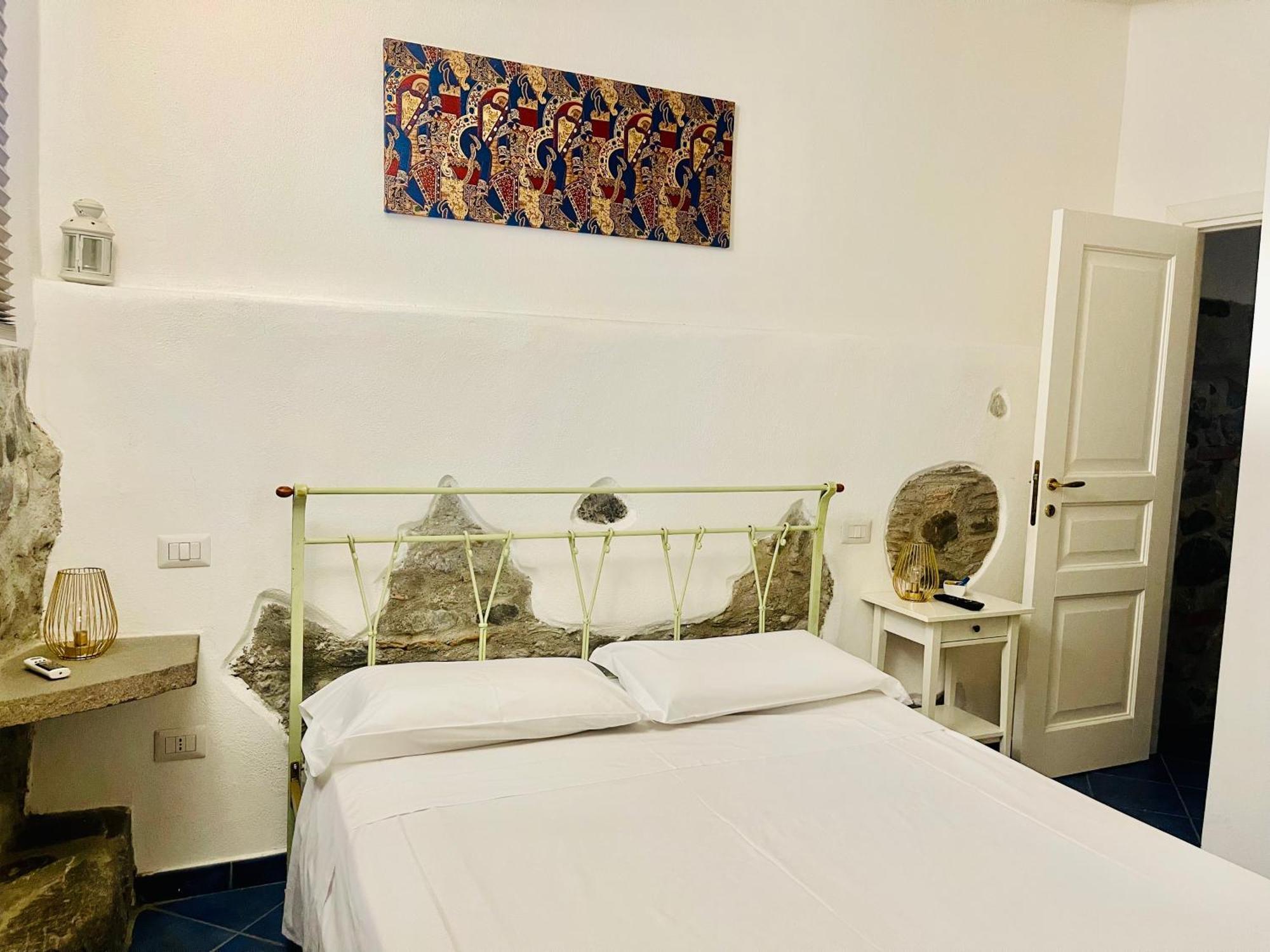 Borgo Camicia In Bed and Breakfast Barcellona Pozzo di Gotto Værelse billede