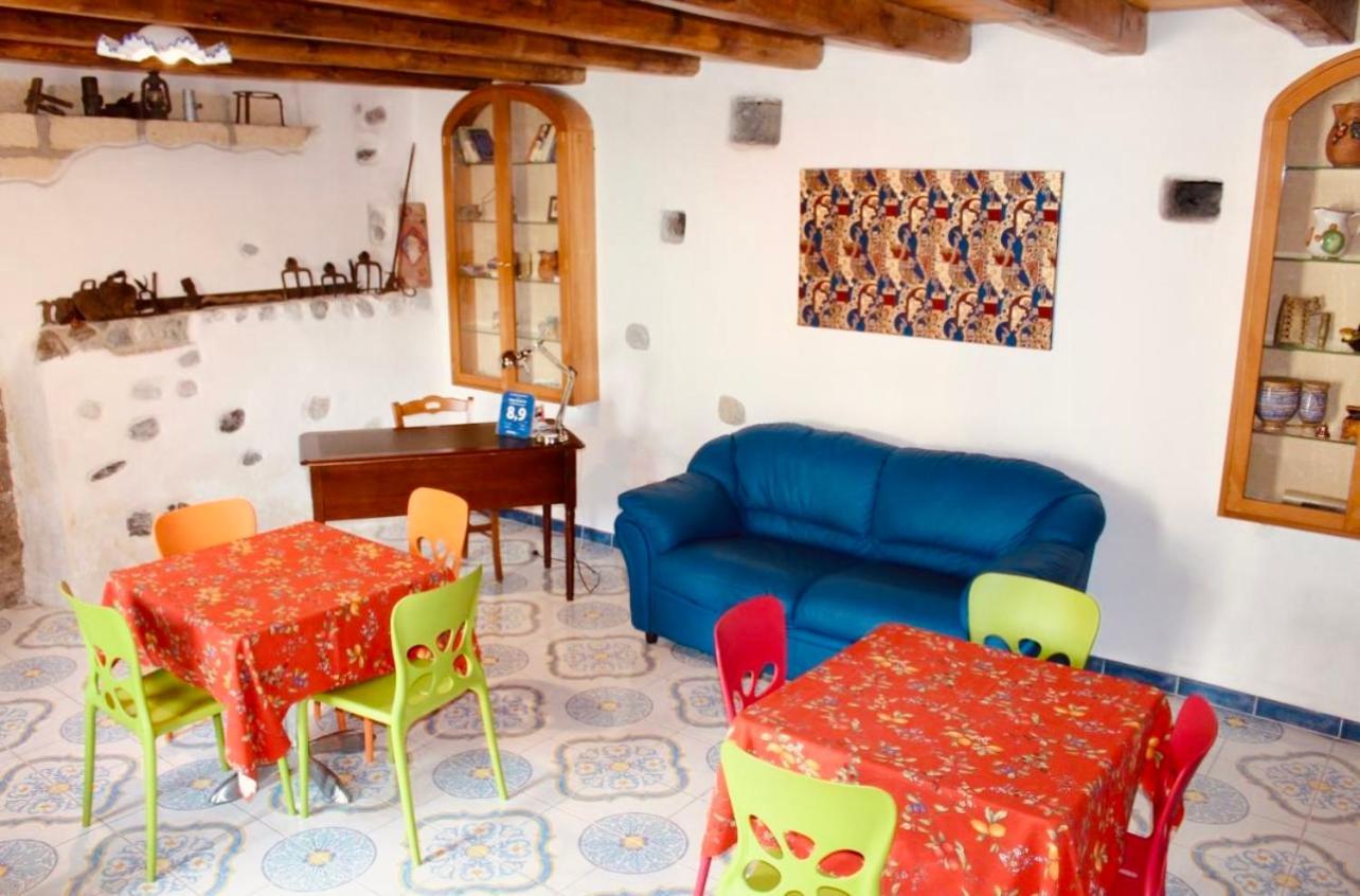 Borgo Camicia In Bed and Breakfast Barcellona Pozzo di Gotto Eksteriør billede