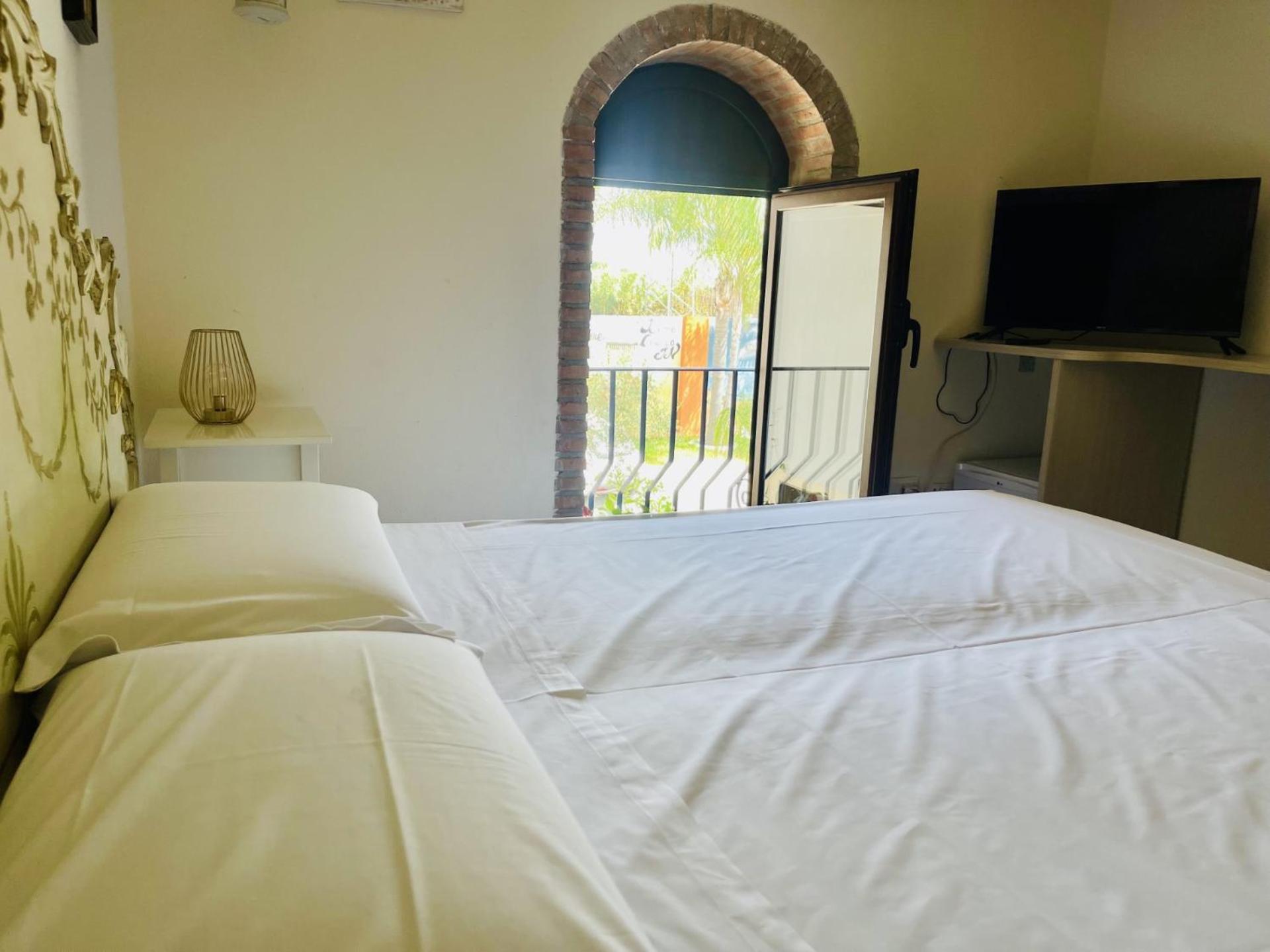 Borgo Camicia In Bed and Breakfast Barcellona Pozzo di Gotto Eksteriør billede