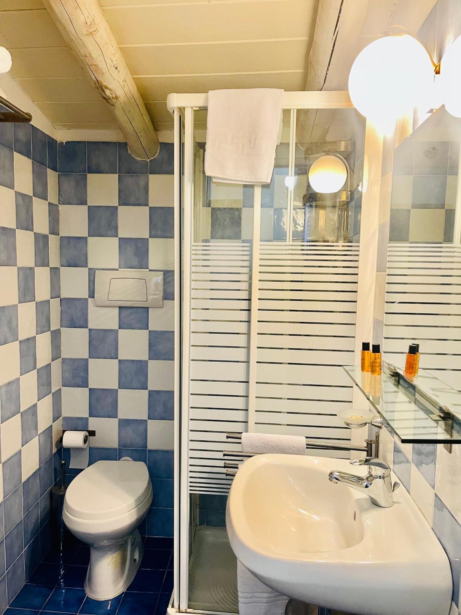 Borgo Camicia In Bed and Breakfast Barcellona Pozzo di Gotto Værelse billede